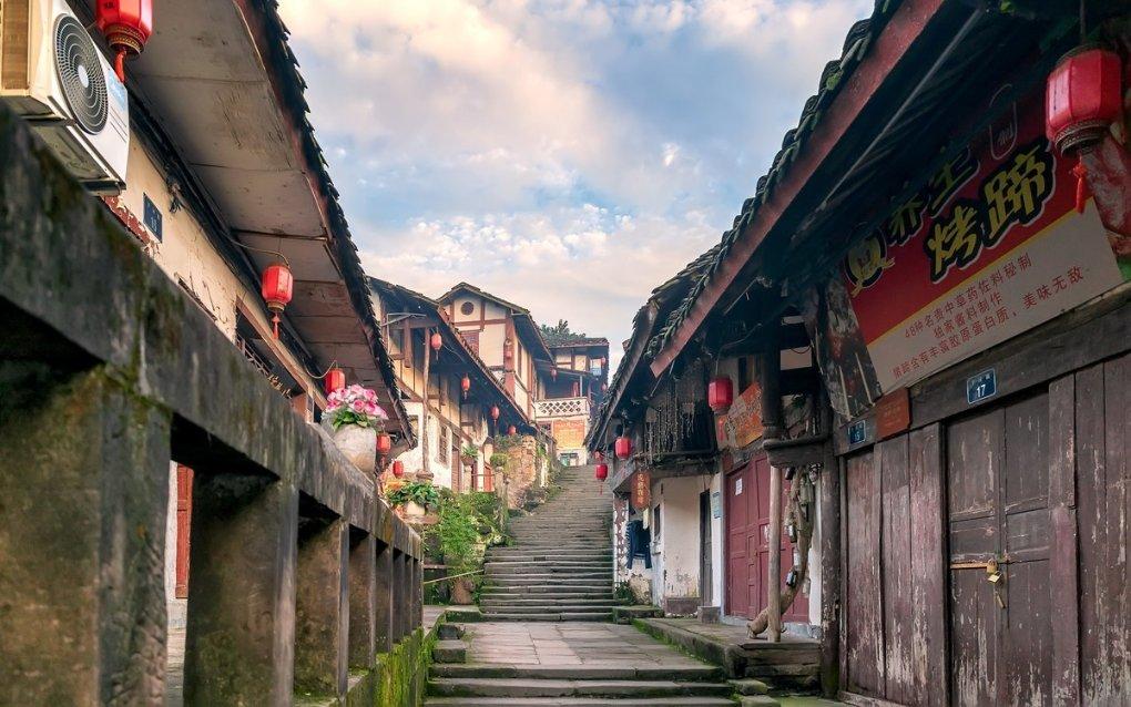 首次访美,当裕仁天皇着急地掏出演讲稿时,美国人早已把他看透